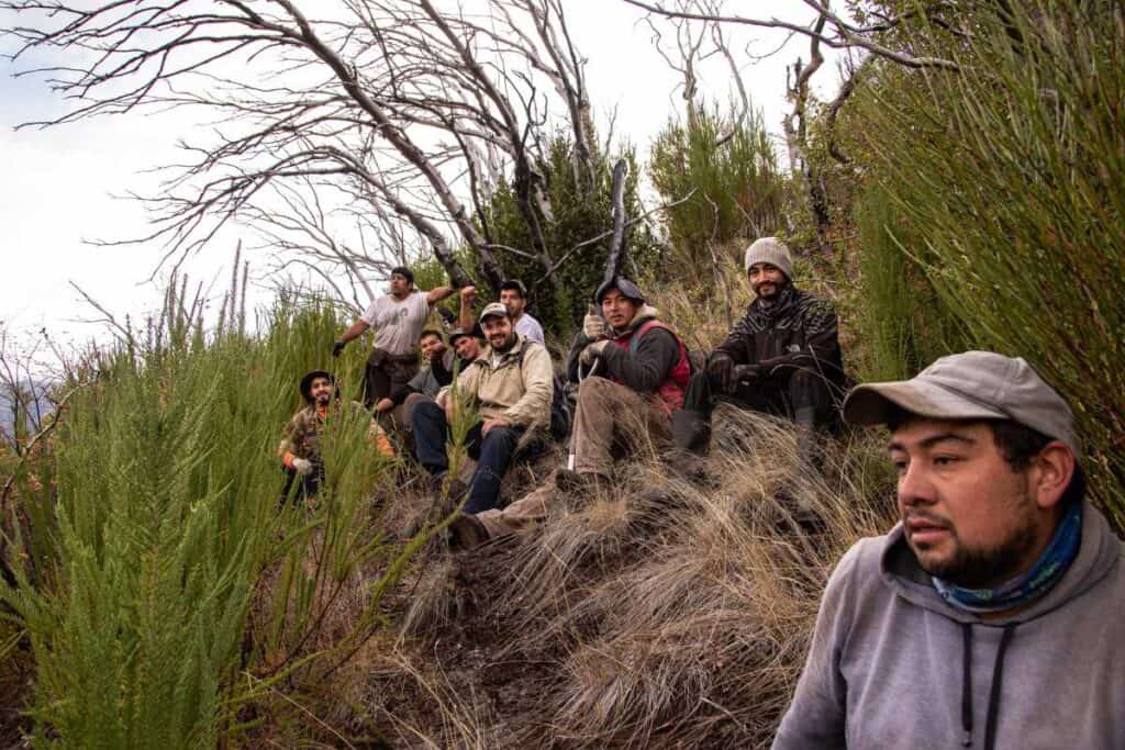 Gruppo di uomini progetto Amazzonia - zeroCO2
